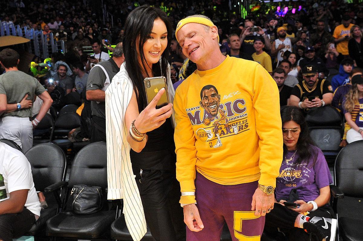 开云-湖人领先12分惨遭逆转！三大致命败因让黄蜂完成18分大胜